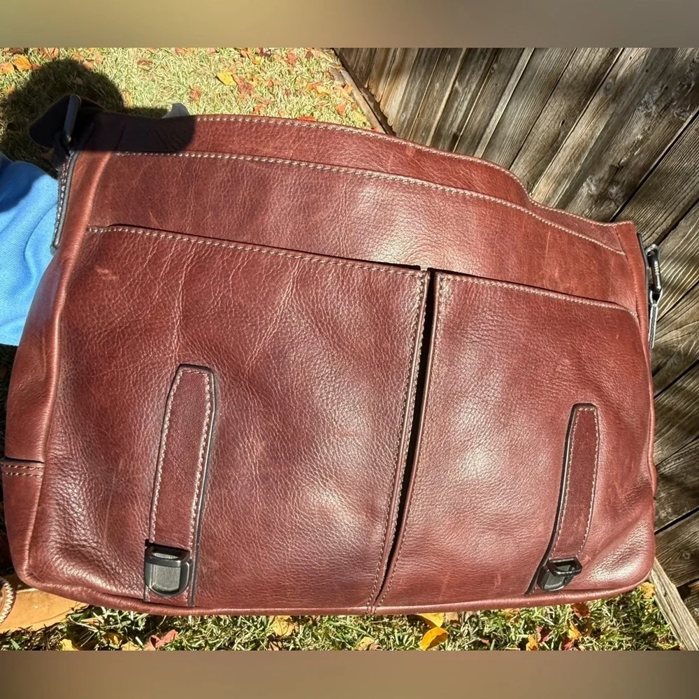 ▶️ Fossil ◀️ Brown Leather Messenger Computer Bag